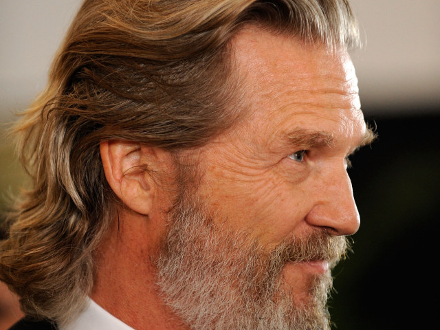 Man beard suit tie red free wallpaper - medium preview image