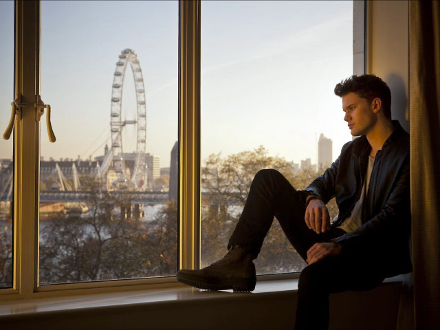 Man window city ferriswheel fashion free wallpaper - medium preview image