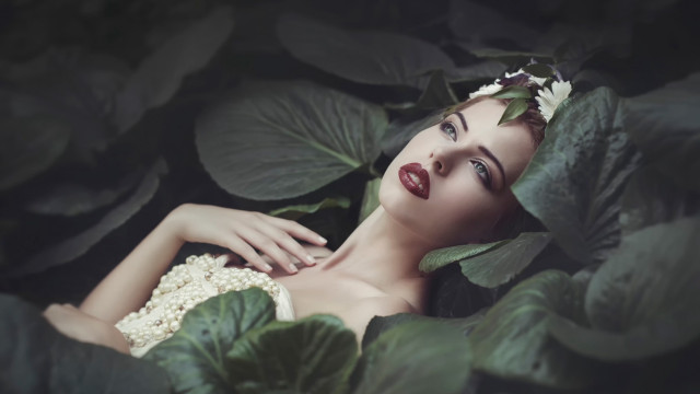 Woman flower hair lying leaves free wallpaper - medium preview image