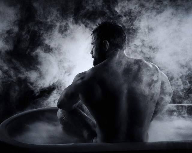 Man bathtub steam blackwhite fog free wallpaper - medium preview image