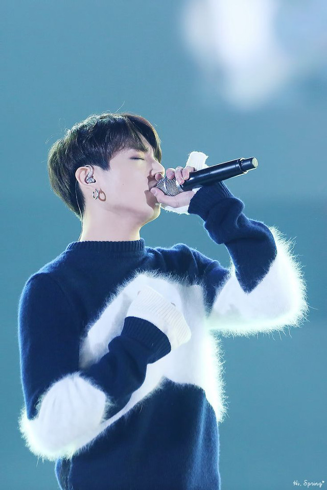 Male blue sweater white black free wallpaper - medium preview image