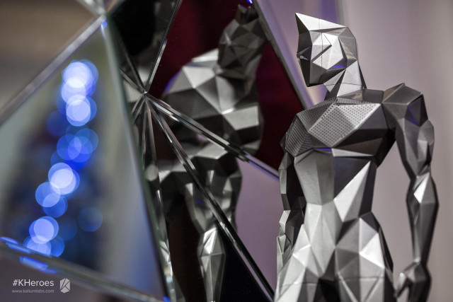 Mirror sculpture horse blue light free wallpaper - medium preview image