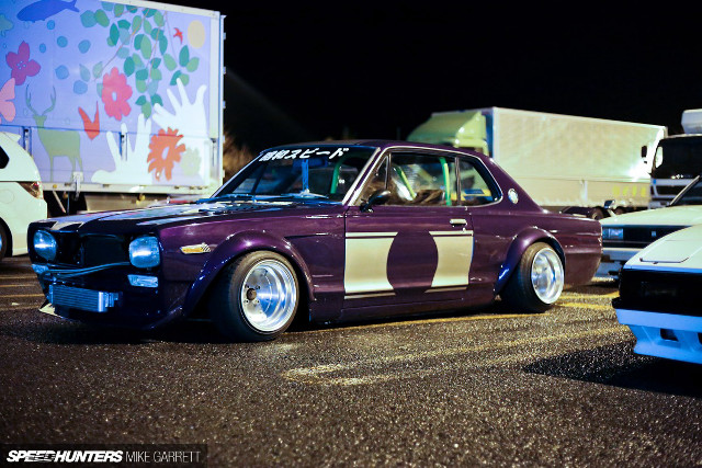 Purple car white stripe parking free wallpaper - medium preview image