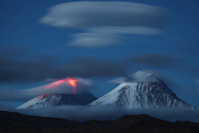Mountain red light cloudy sky free wallpaper - medium preview image