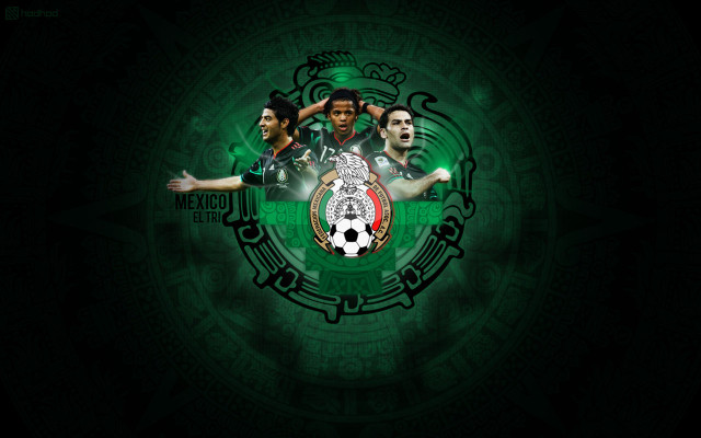 Soccer players green background soccer free wallpaper - medium preview image