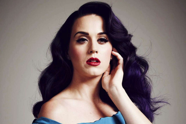 Woman darkhair blue dress popart free wallpaper - medium preview image