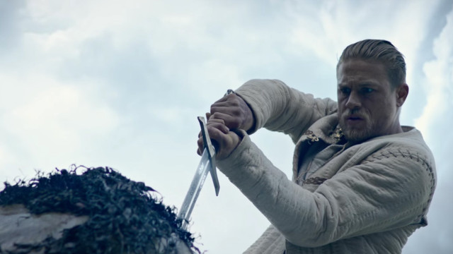 Man holding knife large knife free wallpaper - medium preview image