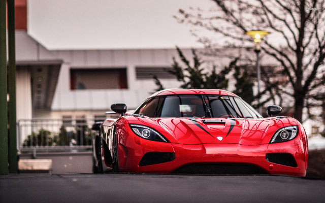 Red sports car frisbee tilt free wallpaper - medium preview image
