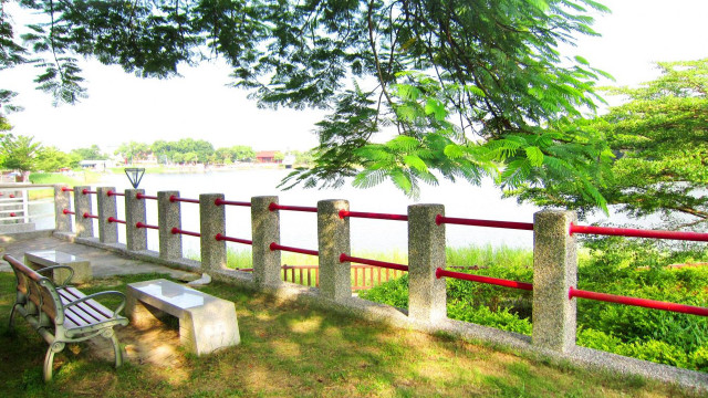 Bench table grassy river red free wallpaper - medium preview image