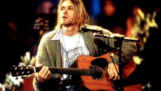 Man guitar microphone stand performance #2 free wallpaper - medium preview image