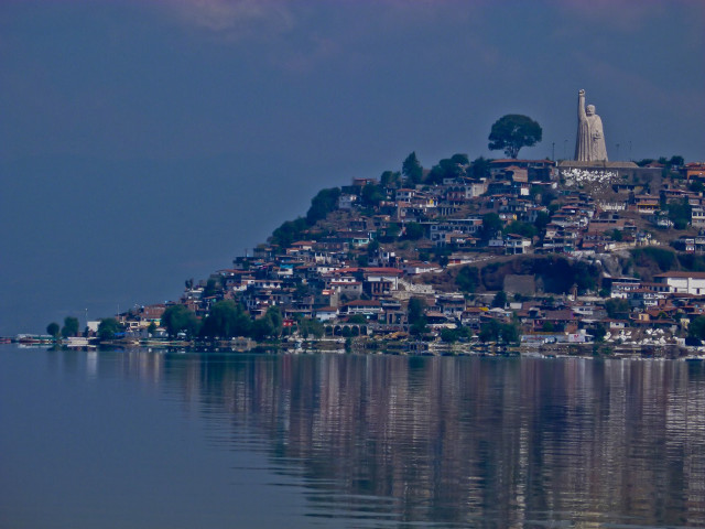 Small island statue lake city free wallpaper - medium preview image