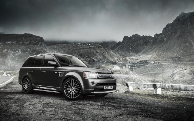 Range rover parked mountains cloudy free wallpaper - medium preview image