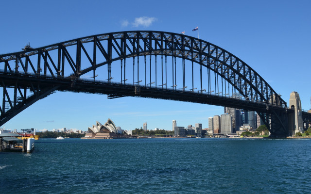 Bridge boat cityscape water reflection free wallpaper - medium preview image
