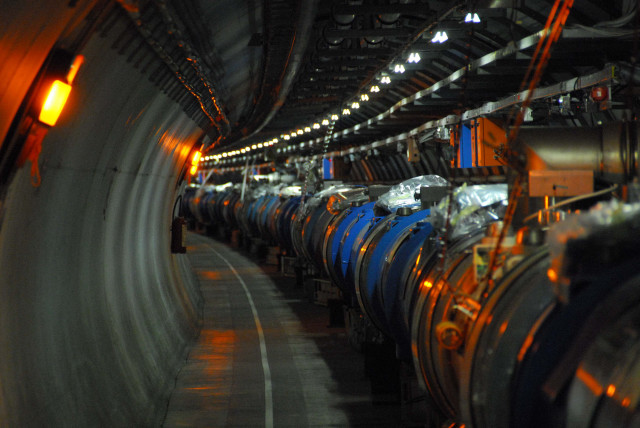 Tunnel cars parked light side free wallpaper - medium preview image