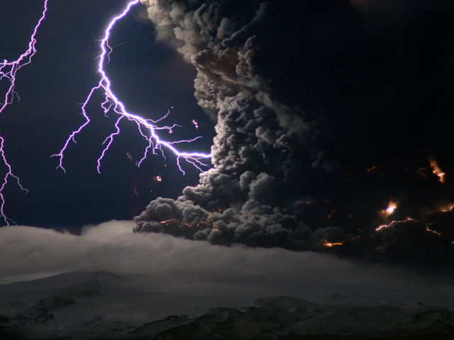 Lightning cloud mountain night storm free wallpaper - medium preview image