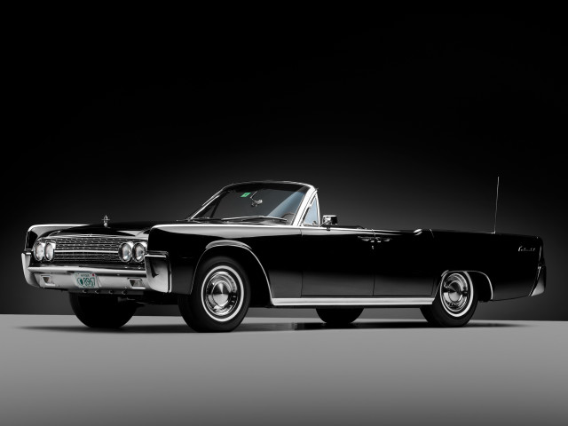 Classic car black white stripe free wallpaper - medium preview image