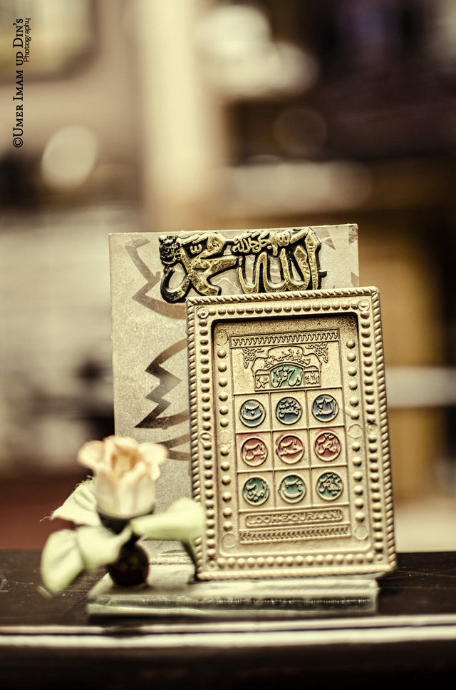 Small picture frame flower table free wallpaper - medium preview image