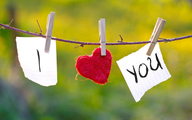 Small hearts clothes line clothespins #2 free wallpaper - medium preview image