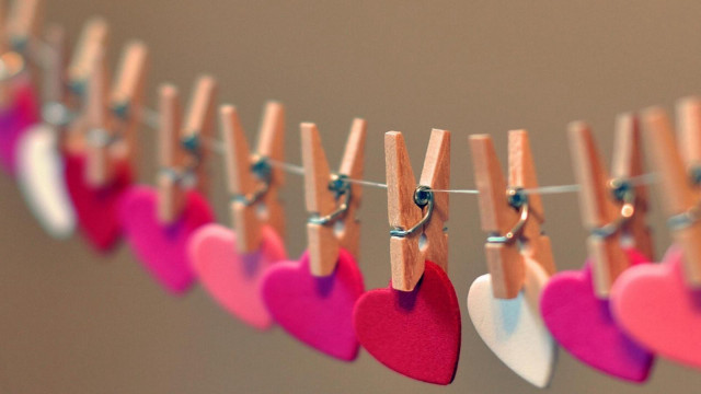 Clothes pins hearts hanging clothesline free wallpaper - medium preview image