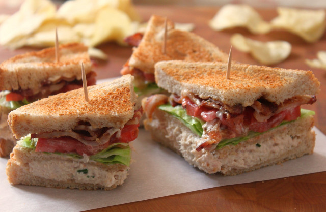 Sandwich chips wine table cut free wallpaper - medium preview image