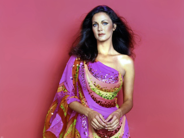 Woman purple dress pink background free wallpaper - medium preview image