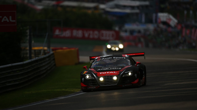 Racing car night track headlights free wallpaper - medium preview image