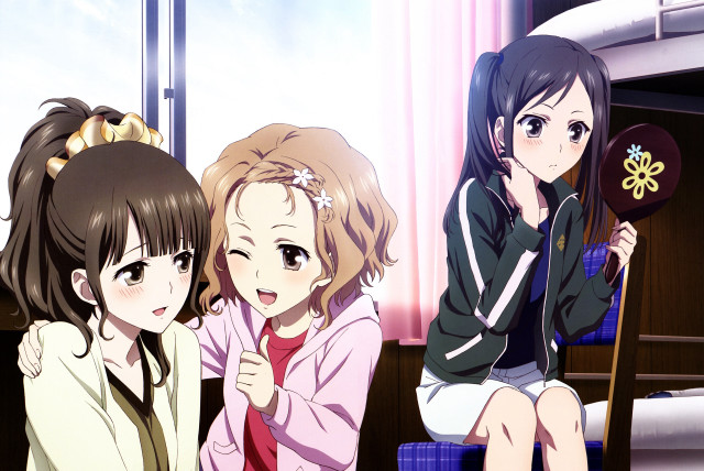 Three girls sitting bed room free wallpaper - medium preview image