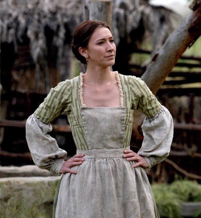 Woman dress tree hut thatched free wallpaper - medium preview image