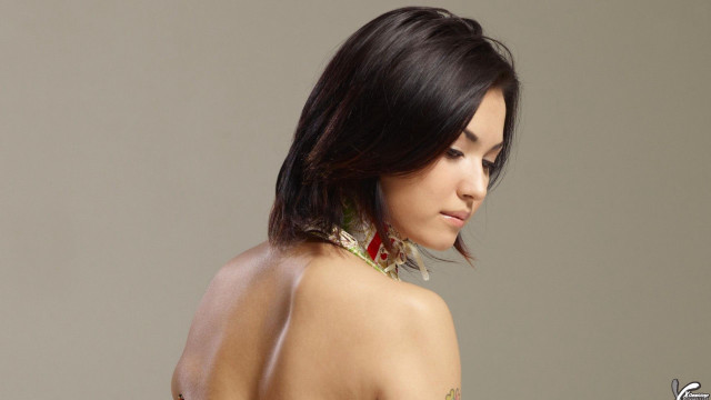 Woman large breast necklace flower free wallpaper - medium preview image