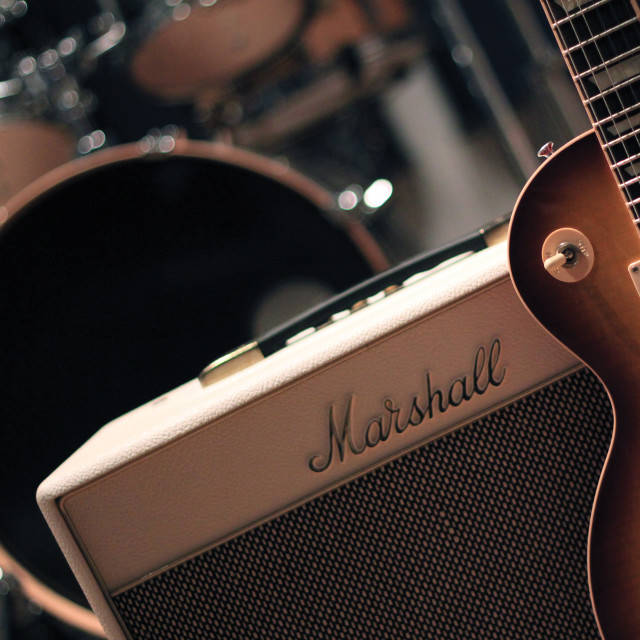 Guitar amp table drum background free wallpaper - medium preview image