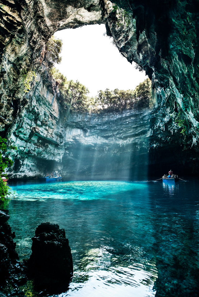 Cave blue pool boat light free wallpaper - medium preview image