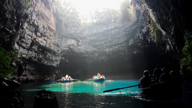 Boat cave sunbeam water group free wallpaper - medium preview image
