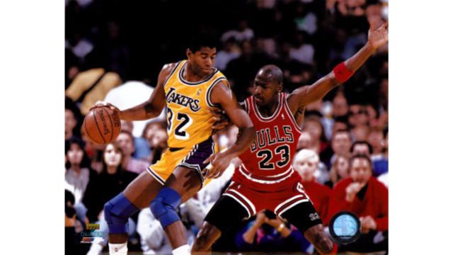 Basketball players game crowd stands #3 free wallpaper - medium preview image