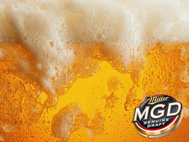 Close up beer foamy bubbles free wallpaper - medium preview image