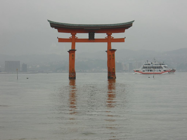 Boat floating tori water scenery free wallpaper - medium preview image