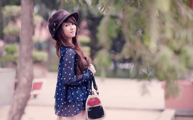 Woman hat dress purse bag free wallpaper - medium preview image