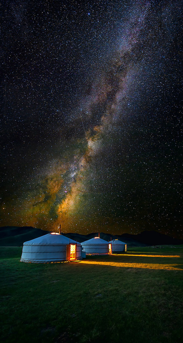 Night sky milky way yurts free wallpaper - medium preview image