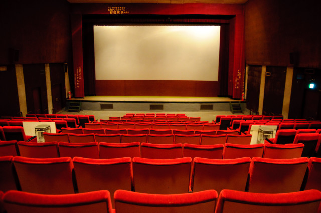 Theater red seats projector screen free wallpaper - medium preview image