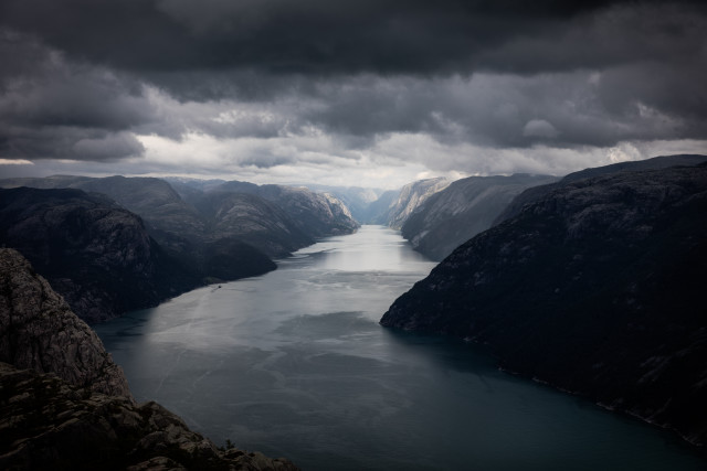 Stormy mountain lake cloudy sky free wallpaper - medium preview image