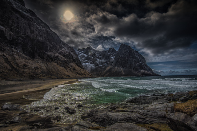 Mountain range water cloudy sky #5 free wallpaper - medium preview image