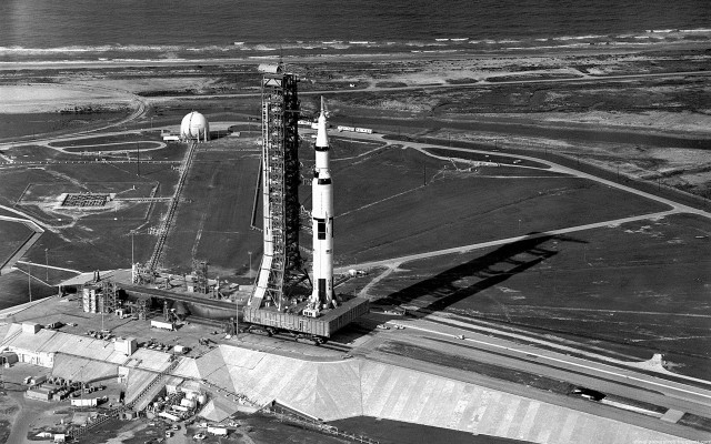 Old photo rocket launch pad free wallpaper - medium preview image