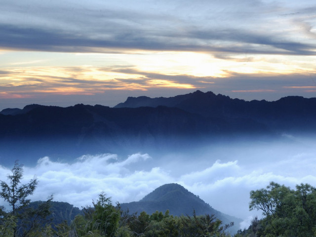 Mountain range clouds trees foreground free wallpaper - medium preview image