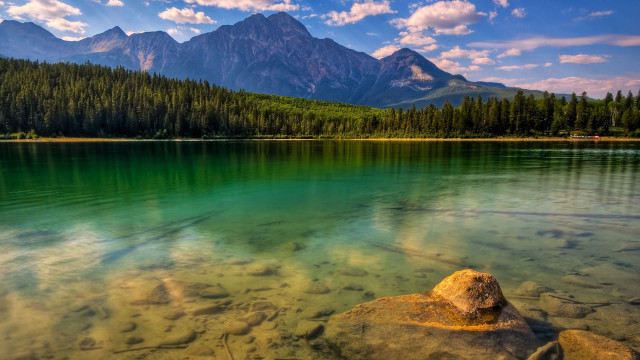 Lake mountain rock foreground water free wallpaper - medium preview image