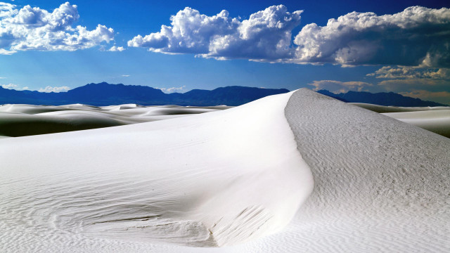 Large white sand dune mountains free wallpaper - medium preview image