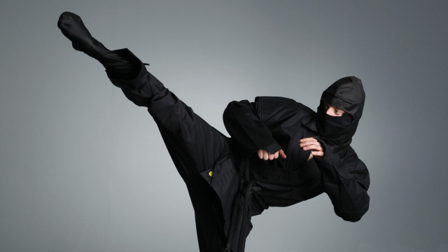 Man black kickbox kick mask free wallpaper - medium preview image
