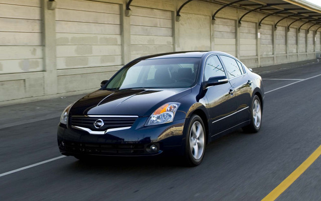 Blue car driving road tunnel free wallpaper - medium preview image