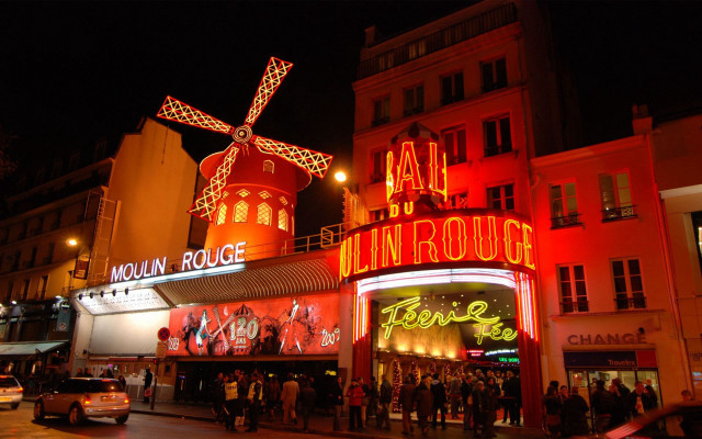 Group people building night windmill free wallpaper - medium preview image