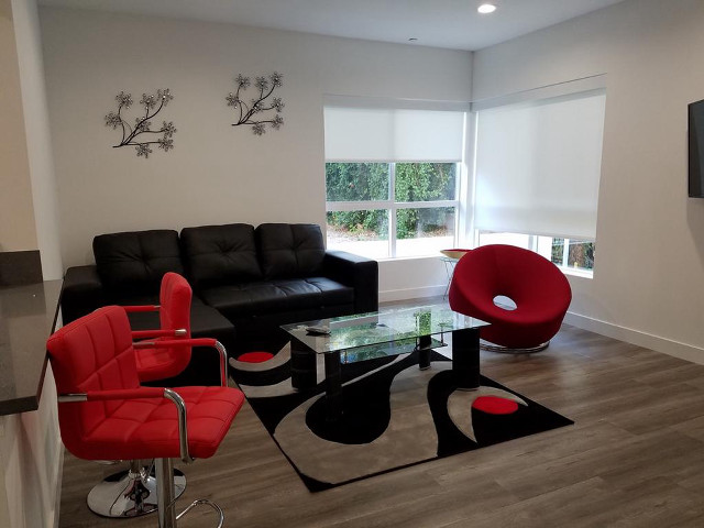 Livingroom modern couch chair table free wallpaper - medium preview image