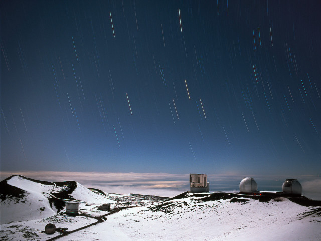 Snowy mountain stars satellite dish free wallpaper - medium preview image