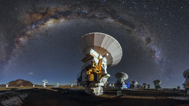 Large telescope field starry sky free wallpaper - medium preview image